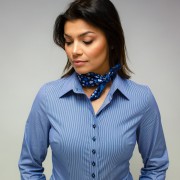 Selyemkendő virágmintával 10151