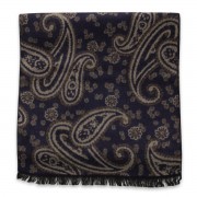 Sötétkék sál finom mintázattal 11046